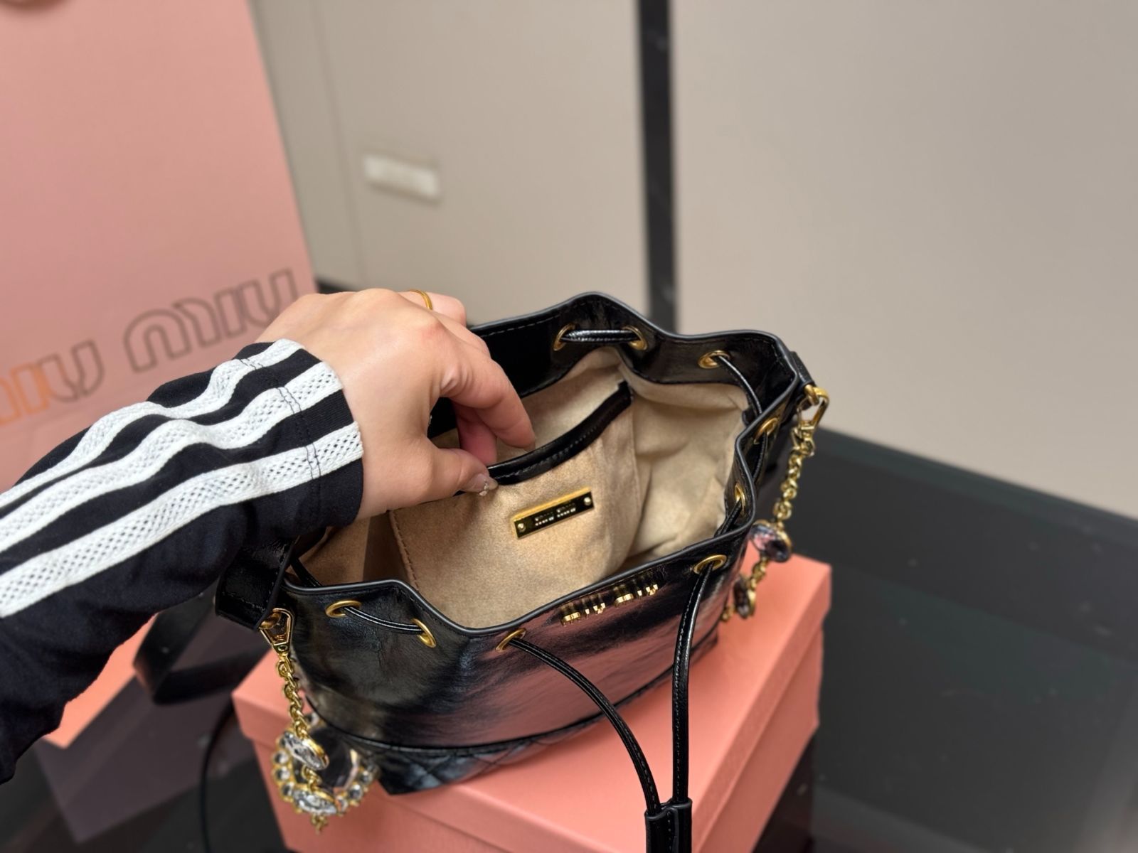 今日特価】miumiu Bucket Bag 1922cm ミュミュ バケツバッグ