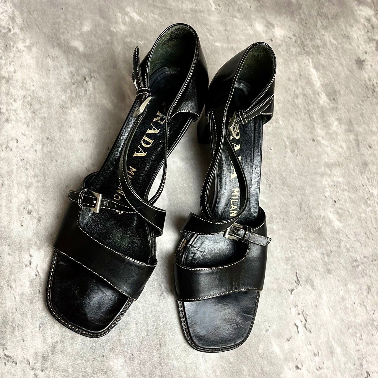 ✨良品✨ PRADA プラダ パンプス ハイヒール レザー 革 ブラック 黒色