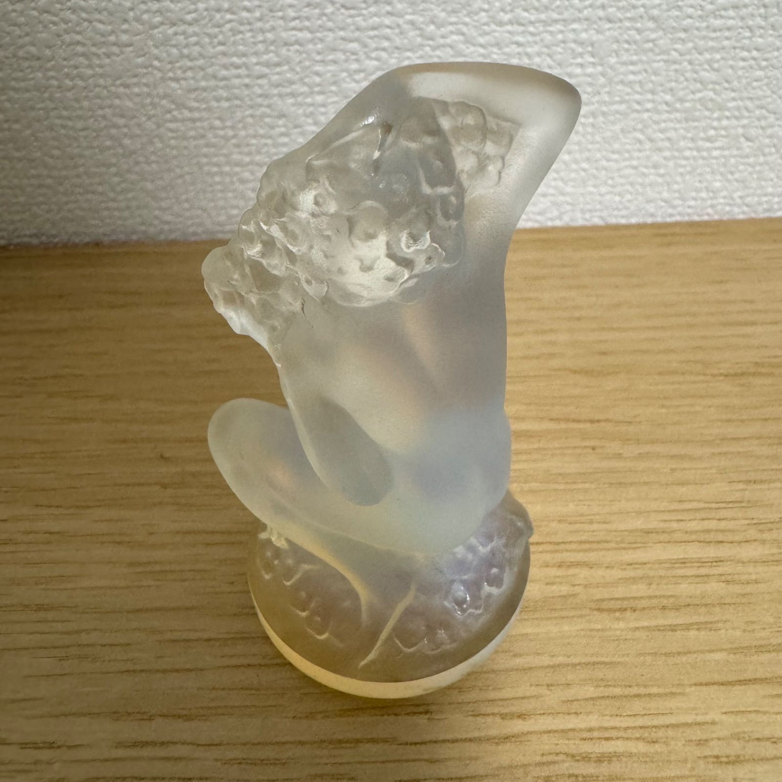 ルネ・ラリック フロレアル ライラックオパールセントガラス 「髪を撫でる裸婦像」 ルネ・ラリック フロレアル ライラックオパールセントガラス 「髪を