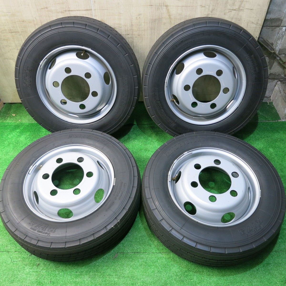 新車外し 22年 日野 デュトロ 純正 スチール MAXION23 215|70R17.5 123|121J ブリヂストン R173 17.5インチ PCD222.25|6H 5050201HAノ