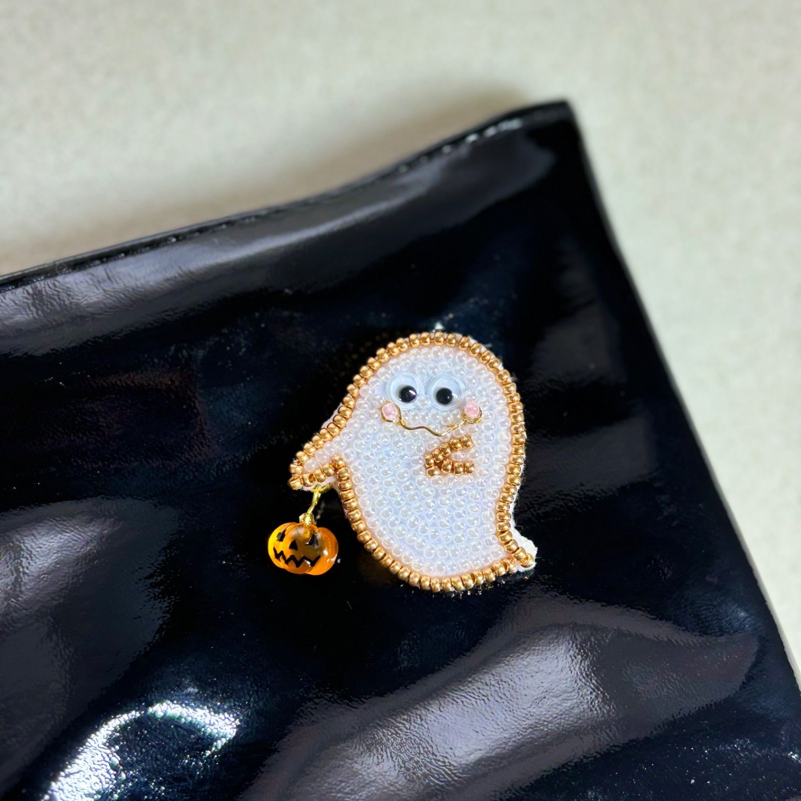 ✨再入荷✨ ハロウィン おばけ ビーズ刺繍ブローチ かぼちゃ ハンドメイド - メルカリ