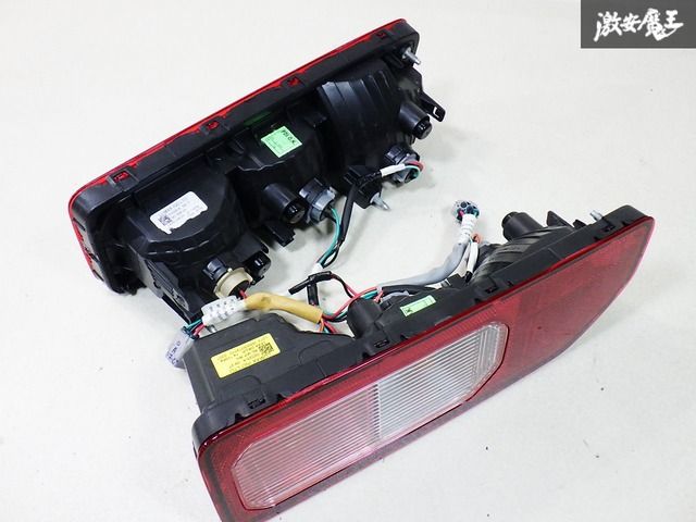☆新車外し☆ スズキ 純正 JC74W ジムニー ノマド NOMADE テール