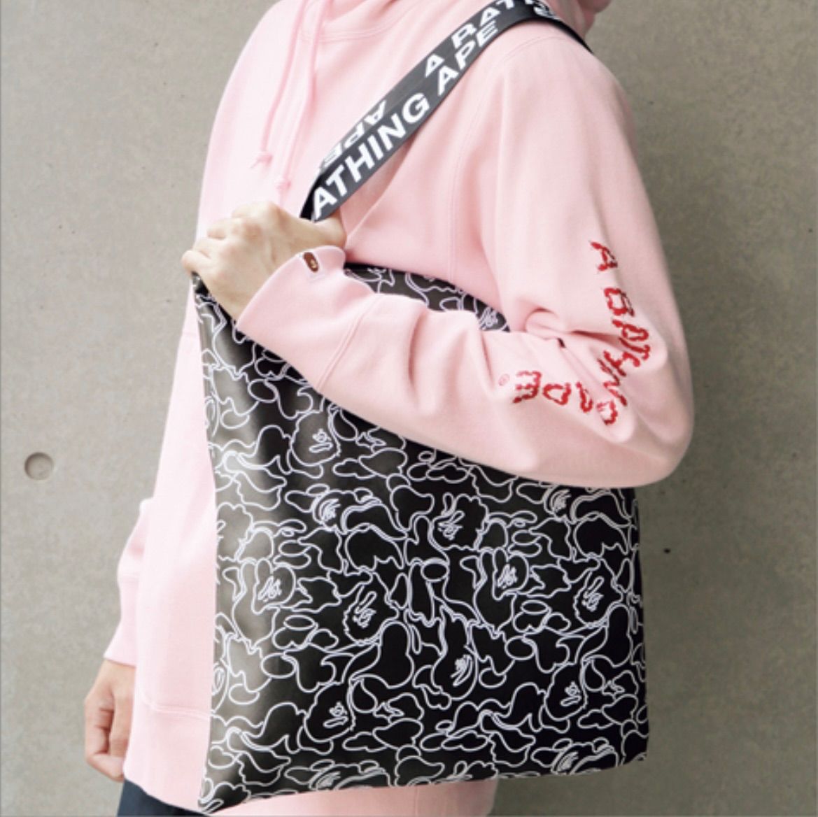 BAPE♦︎A BATHING APE◇ABC NEON CAMO柄トートバッグ - メルカリ