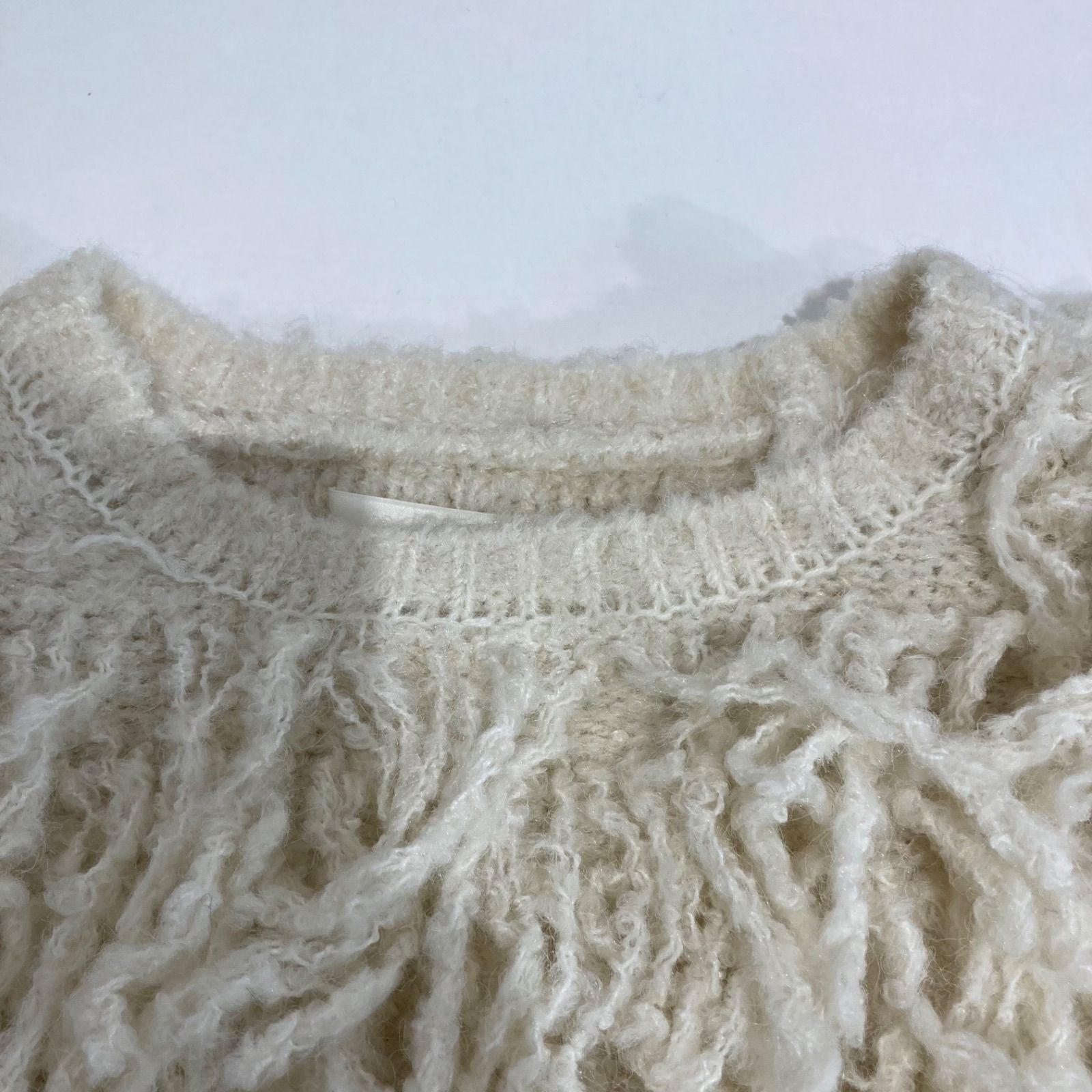 anuke ループフリンジニット　アイボリー anuke ループフリンジニット アイボリー anuke フリンジアイボリー