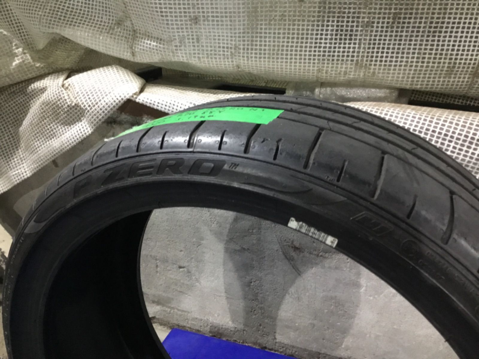送料込み］ 235/35 R20 2020年製 PIRELLI P ZERO N1 PZ4