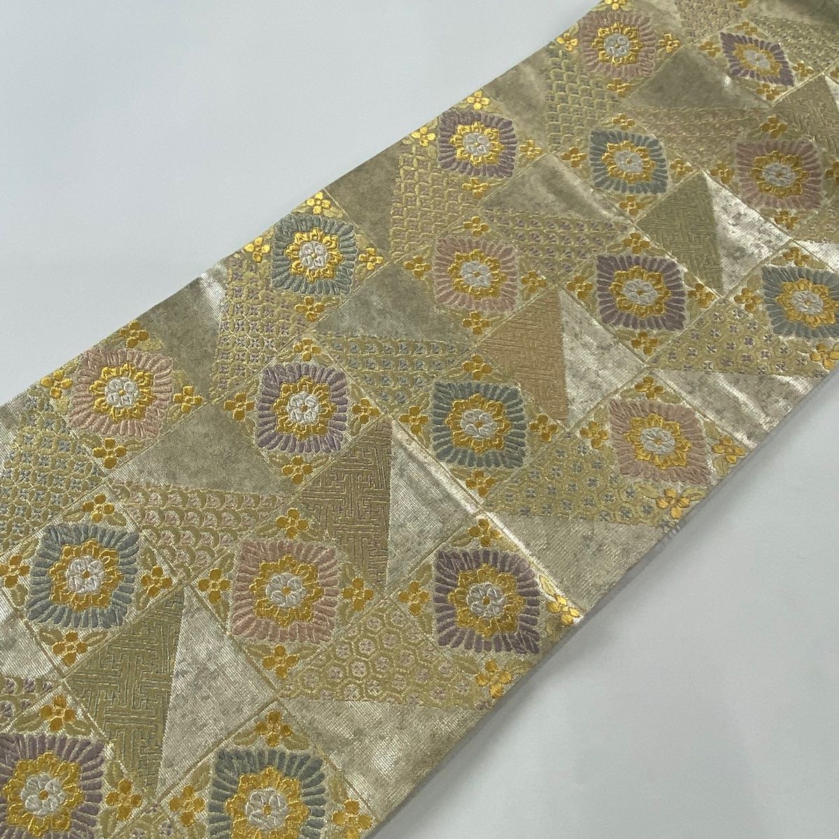 袋帯 美品 名品 花菱 有職文様 金糸 箔 金色 六通 正絹 【中古