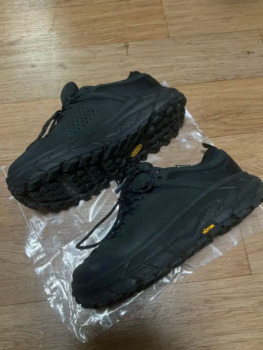 hoka HOKA ONE ONE ホカオネオネ トー ウルトラ ロー 265