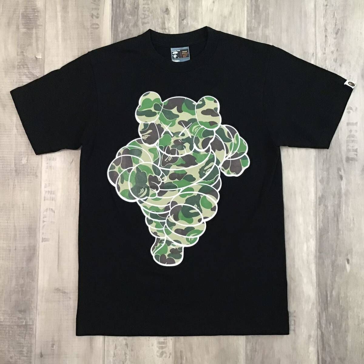 ☆激レア☆ KAWS × BAPE chum Tシャツ Sサイズ a bathing ape