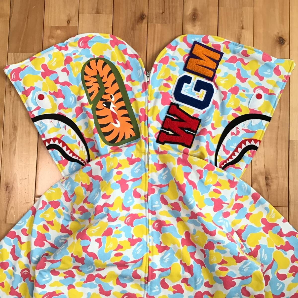 【希少】A BATHING APE シャーク フード XXL 大きいサイズ 水玉 希少】A BATHING APE シャーク フード XXL 大きいサイズ 水玉