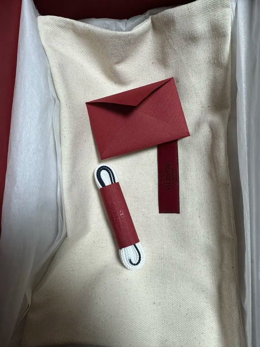 【完売必至】VALENTINO(ヴァレンティノ) スニーカーズ 37 正規品 フォーマル靴