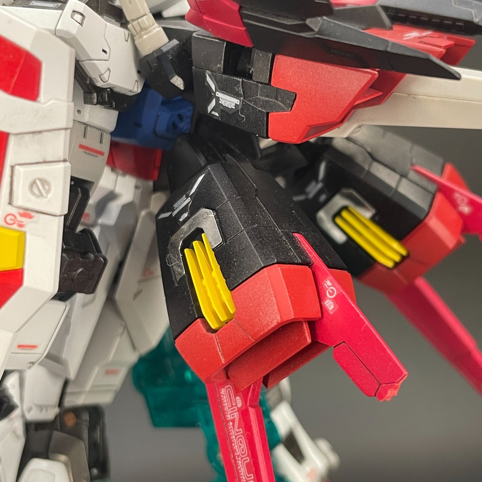 ガンプラ【中古品/全塗装品】 RG 1/144 エールストライク