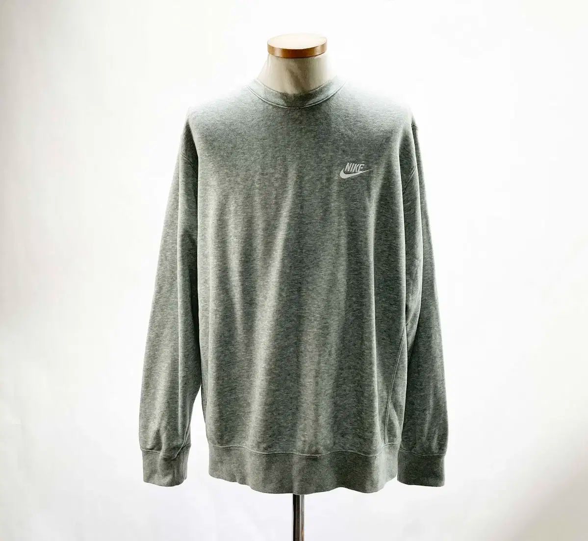 【雷市場（ポンジャン）商品韓国直送】 Nike(ナイキ） 2022 メンズトレーナー 105 ジンの感覚