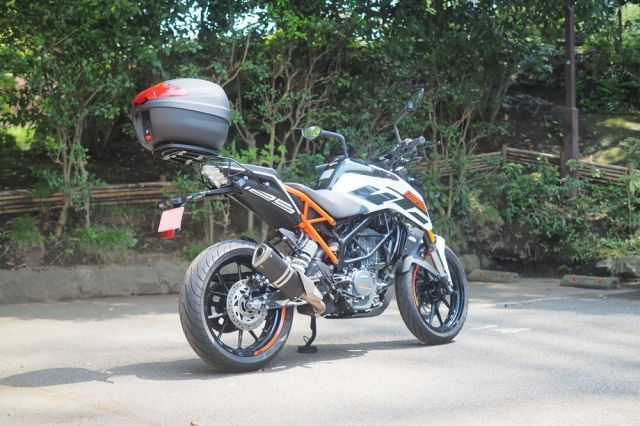 KTM 125/250/390DUKE(2017～)用リアキャリア 30リッターリアボックス