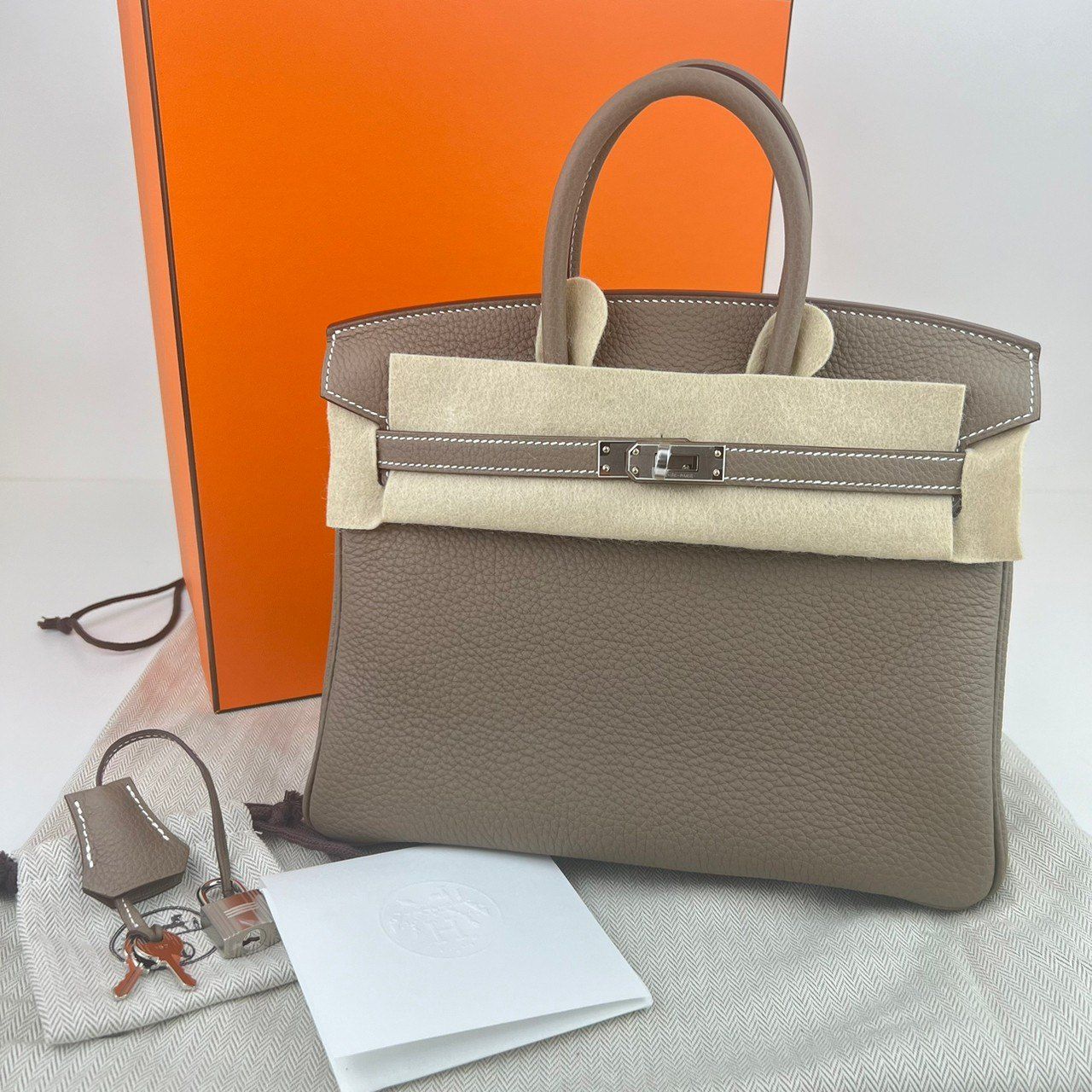 新品未使用 HERMES エルメス Birkin25 バーキン25 Stamp-W W刻印 Togo トゴ Etoupe エトープ PHW シルバー金具 ハンドバッグ