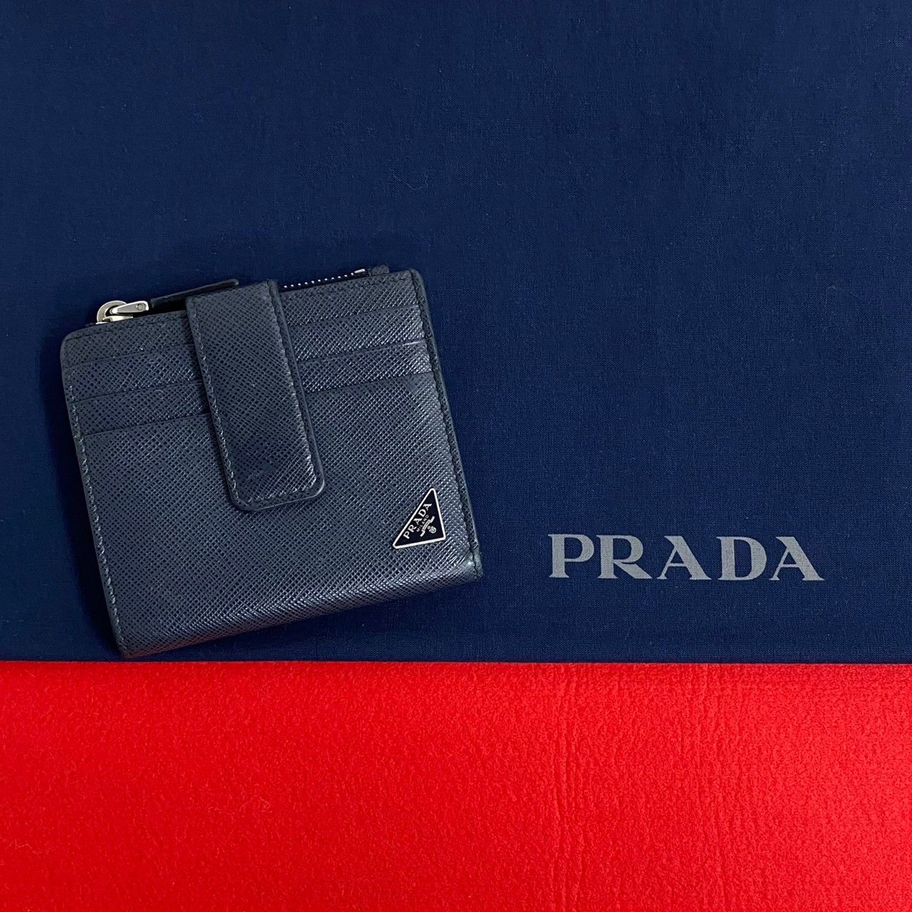 極美品 現行 プラダ コインケース 三角ロゴ レザー サフィアーノ ブラック 極 美品 希少品 PRADA プラダ 三角ロゴ 金具 サフィアーノ
