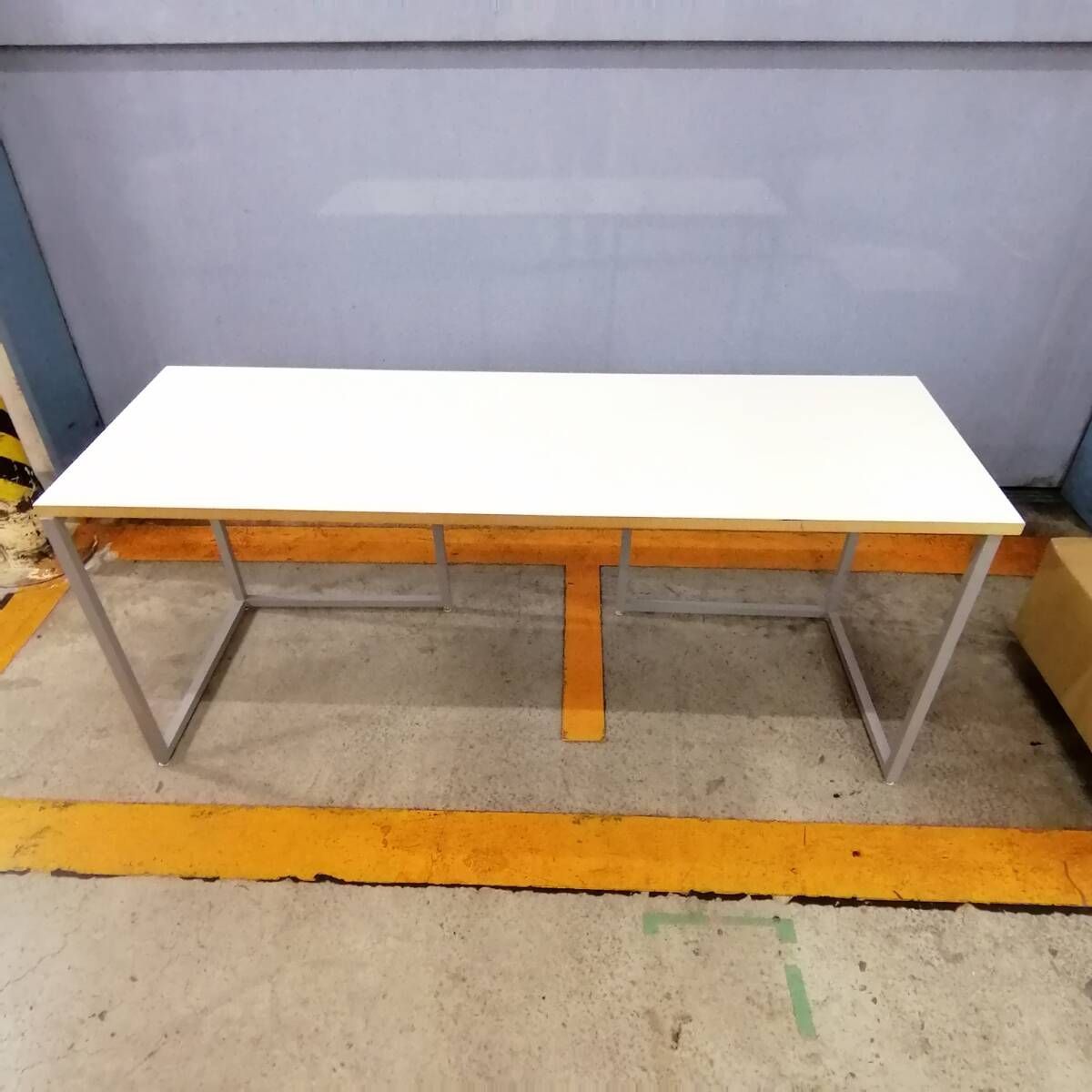 【中古】BISLEY ビズレー テーブル デスク TABLE DESK 木製テーブル u0026 スチールパイプ 天板取り外し可能 ホワイト WHITE (#DNN25)