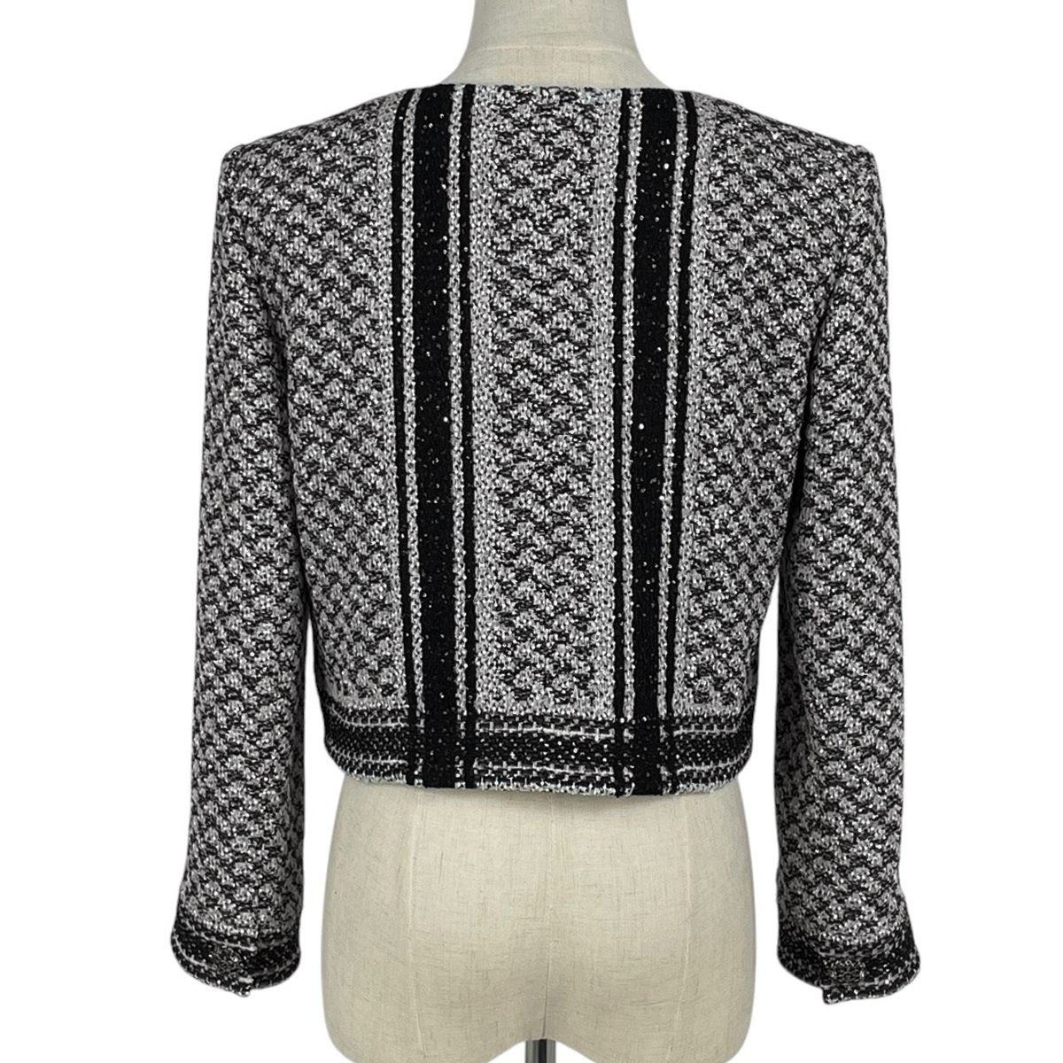 シャネル CHANEL ココマークボタン ノーカラージャケット ライン 