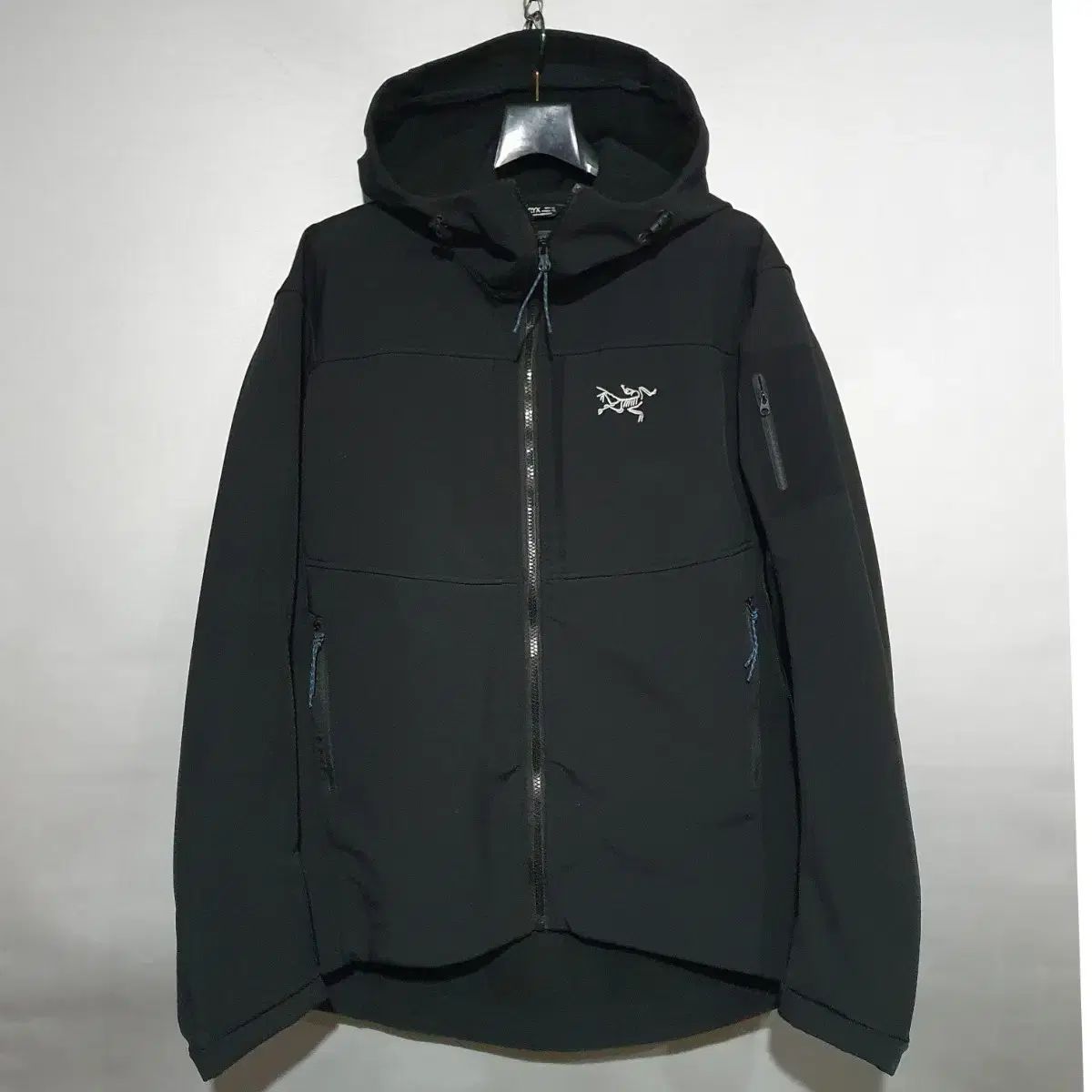 ARC'TERYX ジャケット フード付き 中古 ジャンパー パラ ARC'TERYX ジャケット フード付き 中古 ジャンパー パラ