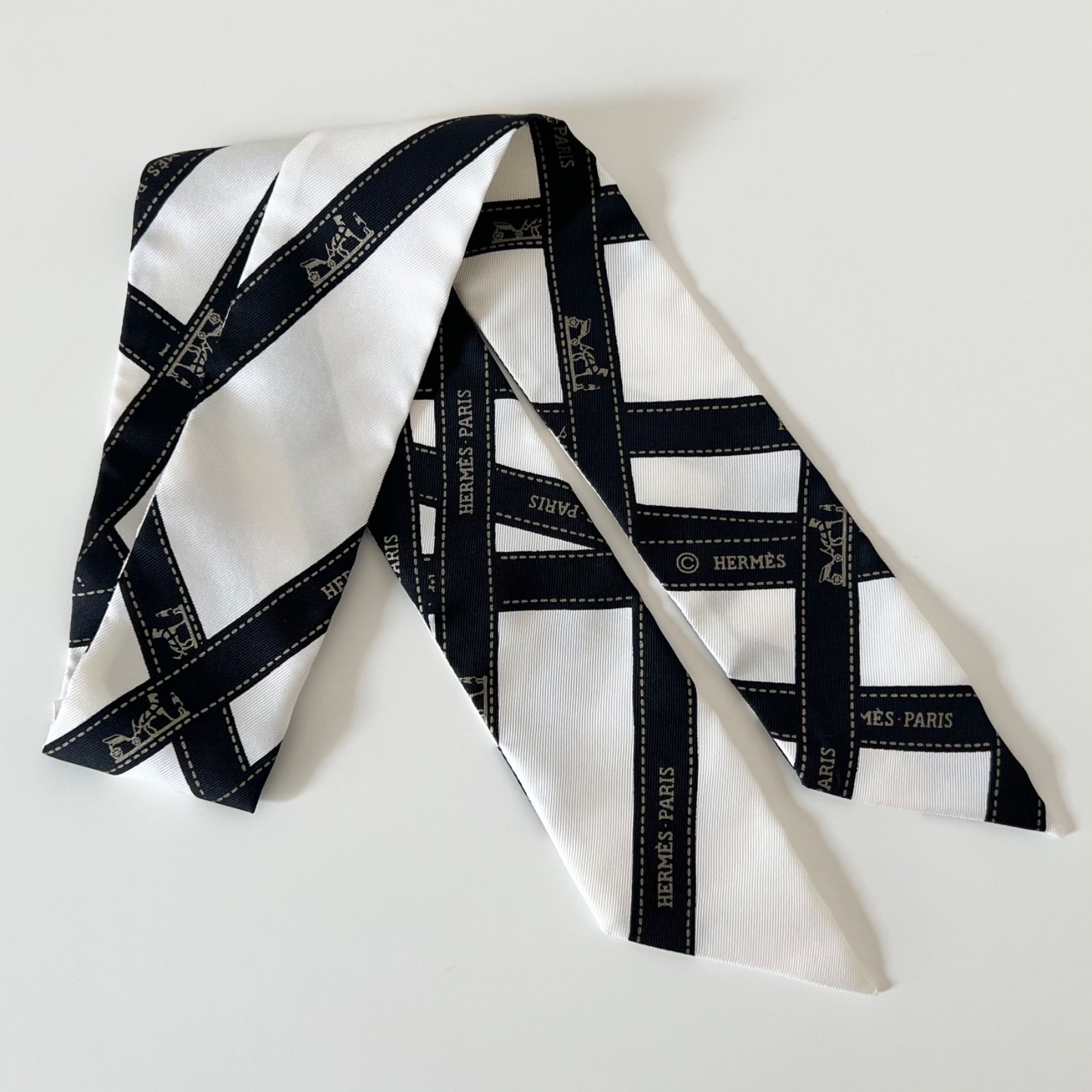 【未使用品】エルメス　ツイリー　BRIDE DE COUR 白黒 楽天市場】≪新品≫ エルメス ツイリー 「ブリッド・ドゥ