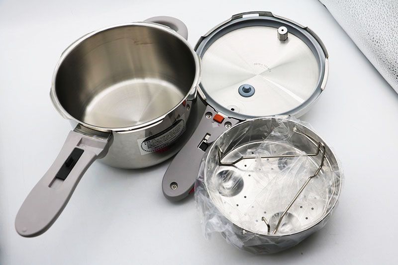 新古品 タッパーウェア レインボークッカー 圧力鍋ミニ 2.5L MR5