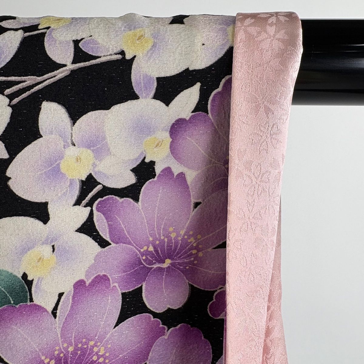 専用美品 振袖 身丈169.5cm 裄68.5cmトールサイズ 黒 梅 吉祥花 専用美品 振袖 身丈169.5cm 裄68.5cmトールサイズ 黒 梅 吉祥花