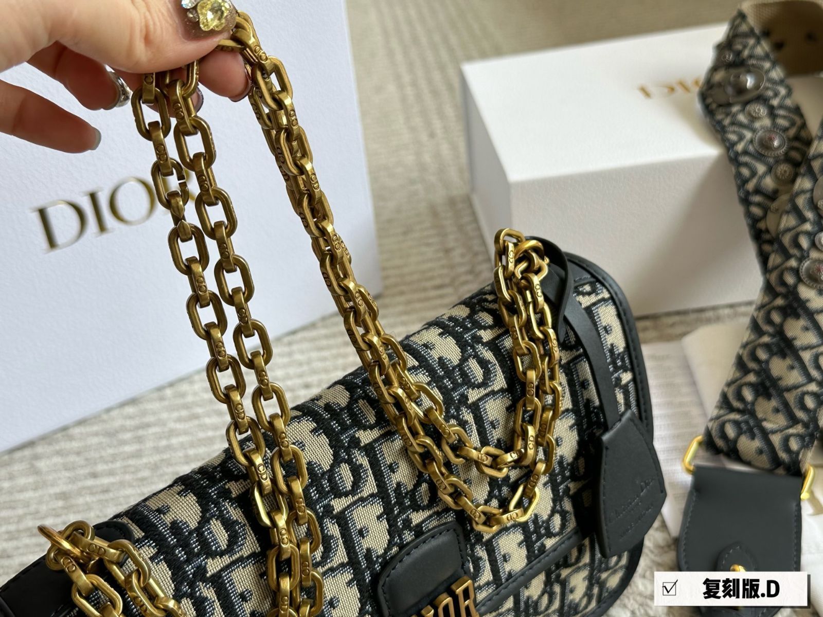 【DIOR】ショルダーストラップ 今日特価】Dior Addict Oblique Shoulder Strap Upgraded
