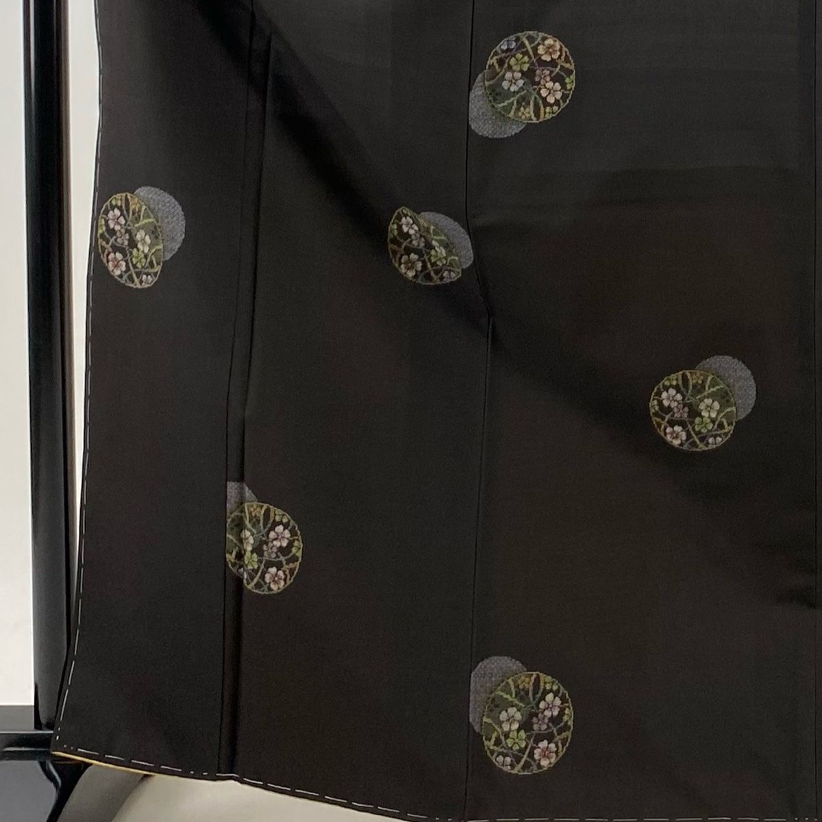 大島紬 身丈166cm 裄丈67cm M 袷 純泥染 証紙 丸文 草花 焦茶色 正絹