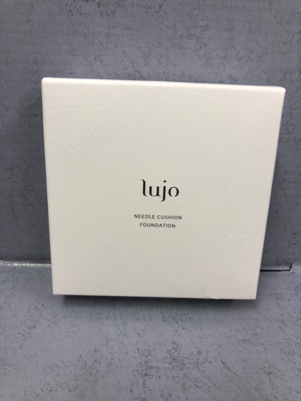 R574  N ルジョーlujo  ニードルクッションファンデーション ライトベージュ 14g