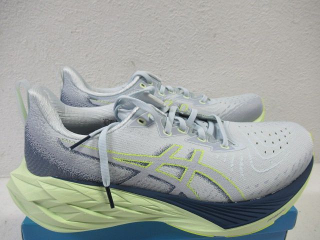 ノヴァブラスト4 新品未使用27.5 R256 ASICS アシックス asics NOVABLAST 4 ノヴァブラスト4 新品 新品