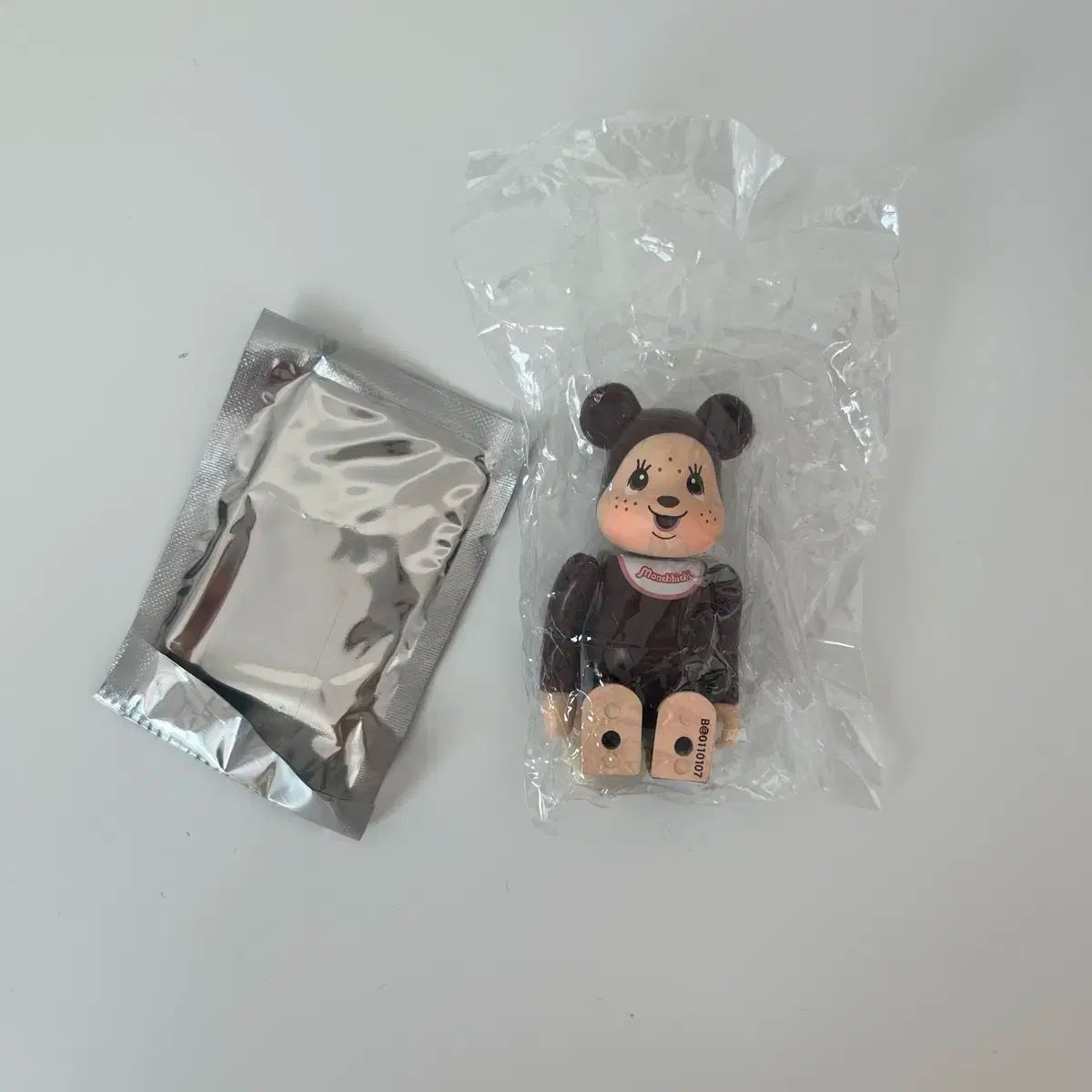 BE@RBRICK(ベアブリック) 11 焦げた モンチッチ 未開封 カード O