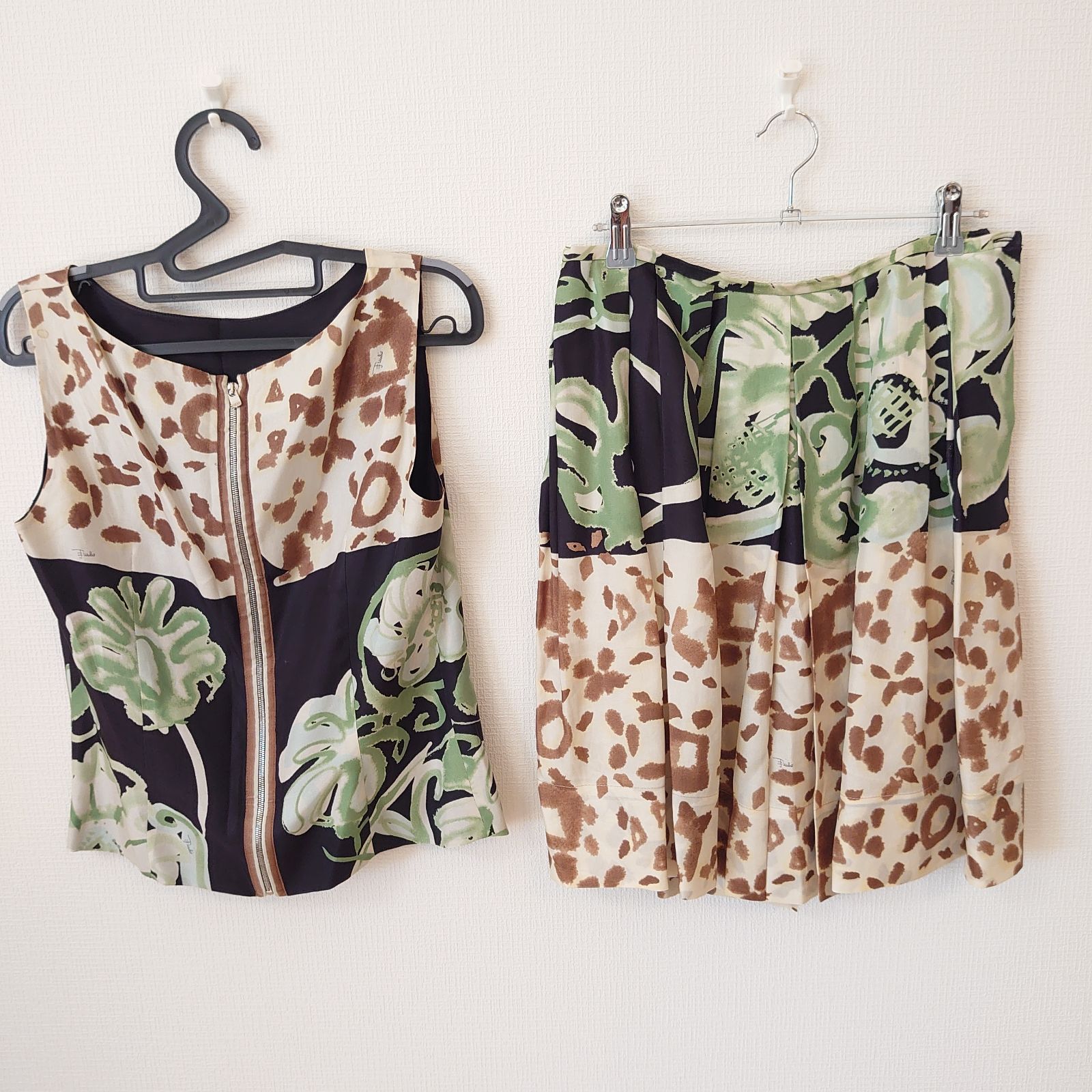 美品】EMILIO PUCCI ワンピース 40（美品】EMILIO PUCCI 膝丈