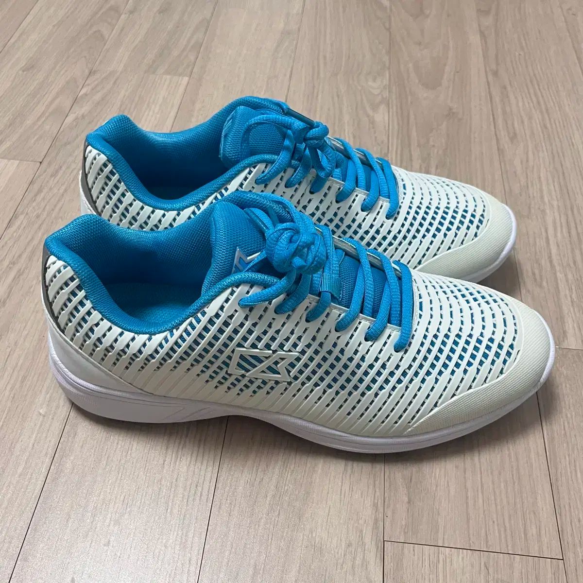 カッター アンド バック ゴルフシューズ 255mm