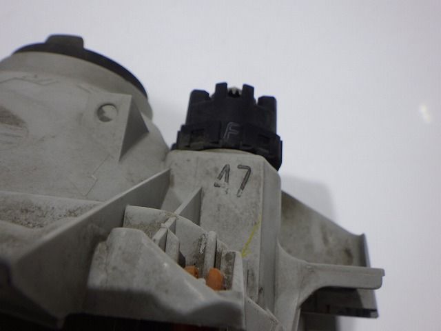 右ヘッドライト ハロゲン