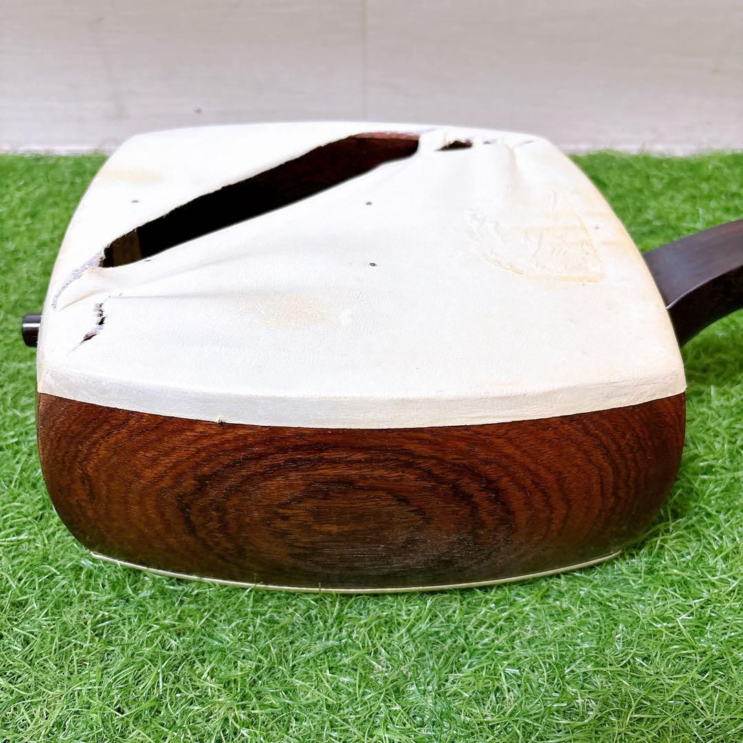 現状品　胴ヤブレあり　K18刻印　三味線　綾杉胴　三ツ折　弦楽器　和楽器 現状品 胴ヤブレあり K18刻印 三味線 綾杉胴 三ツ折 弦楽器 和楽器