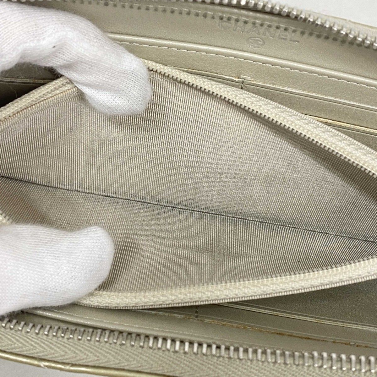 パテントレザー