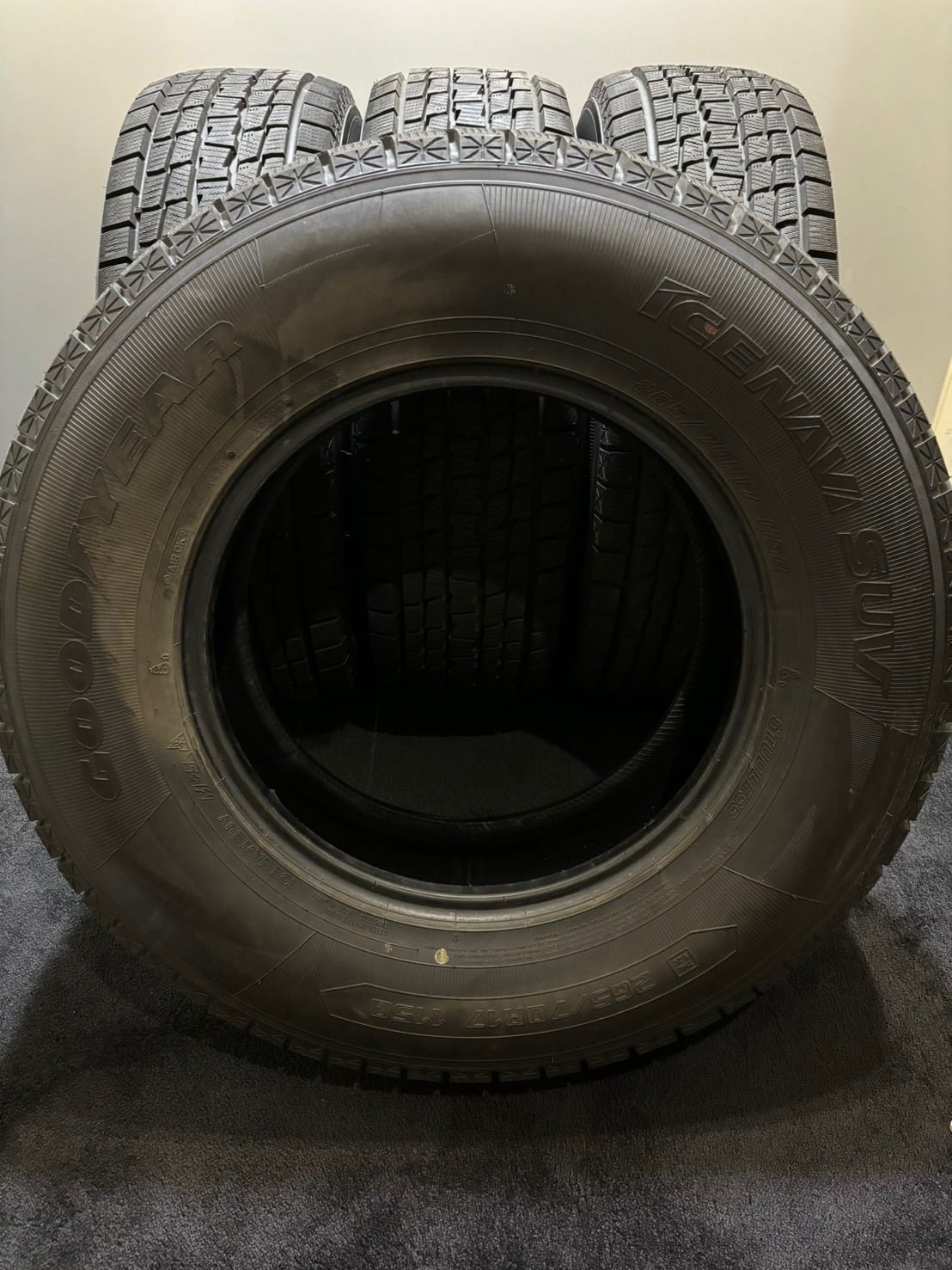 ★265/70R17 GOODYEAR/ICE NAVI SUV 22年製 スタッドレス 4本 プラド ハイラックス JEEP (南6-G708)