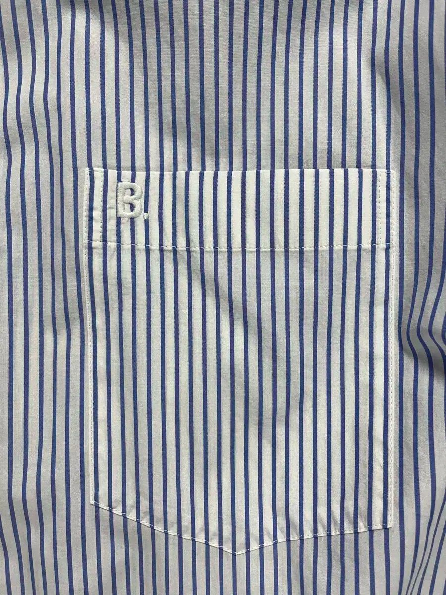BALENCIAGA(バレンシアガ) オーバーサイズ バックロゴ