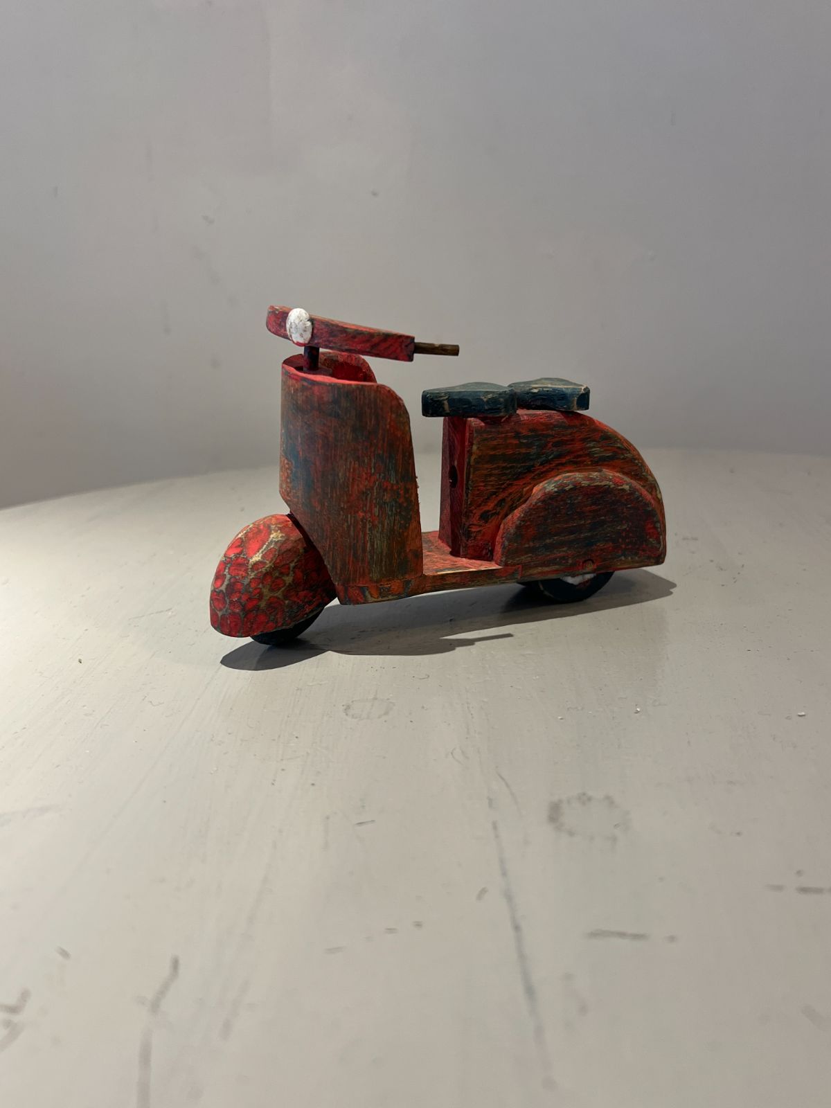 Vespa｜河村靖夫 木彫クラシックスクーター作品