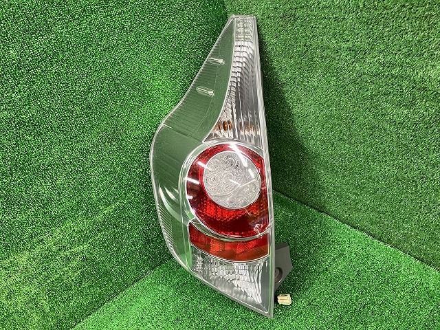 トヨタ アクア NHP10 テールライト テールランプ STANLEY 52-252 左
