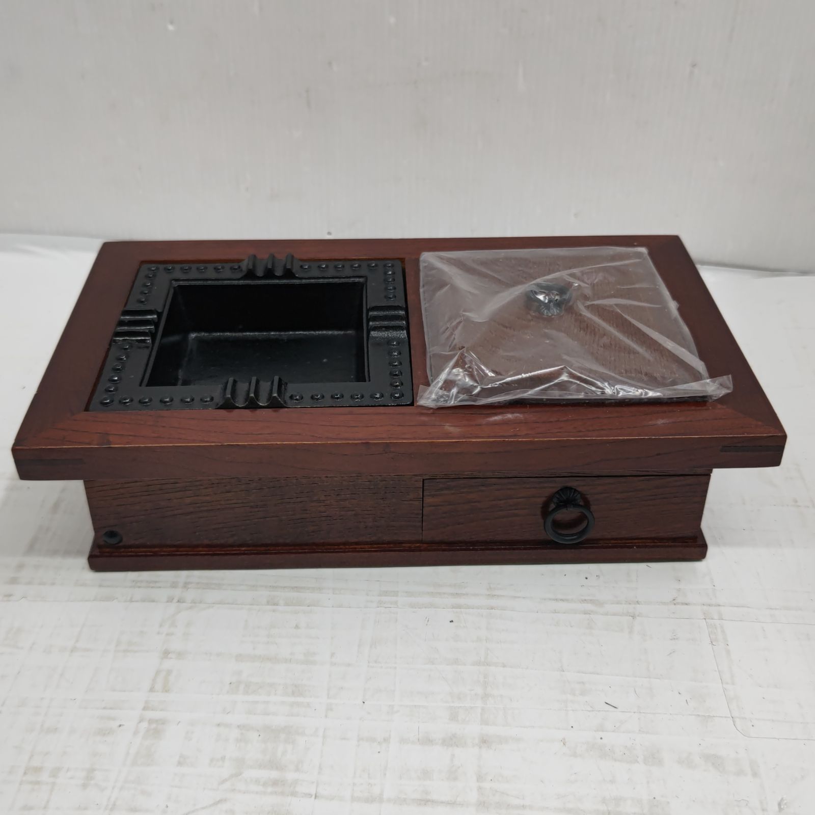 h63357 木製 火鉢柄 灰皿 アッシュトレイ タバコ用品 引き出し付