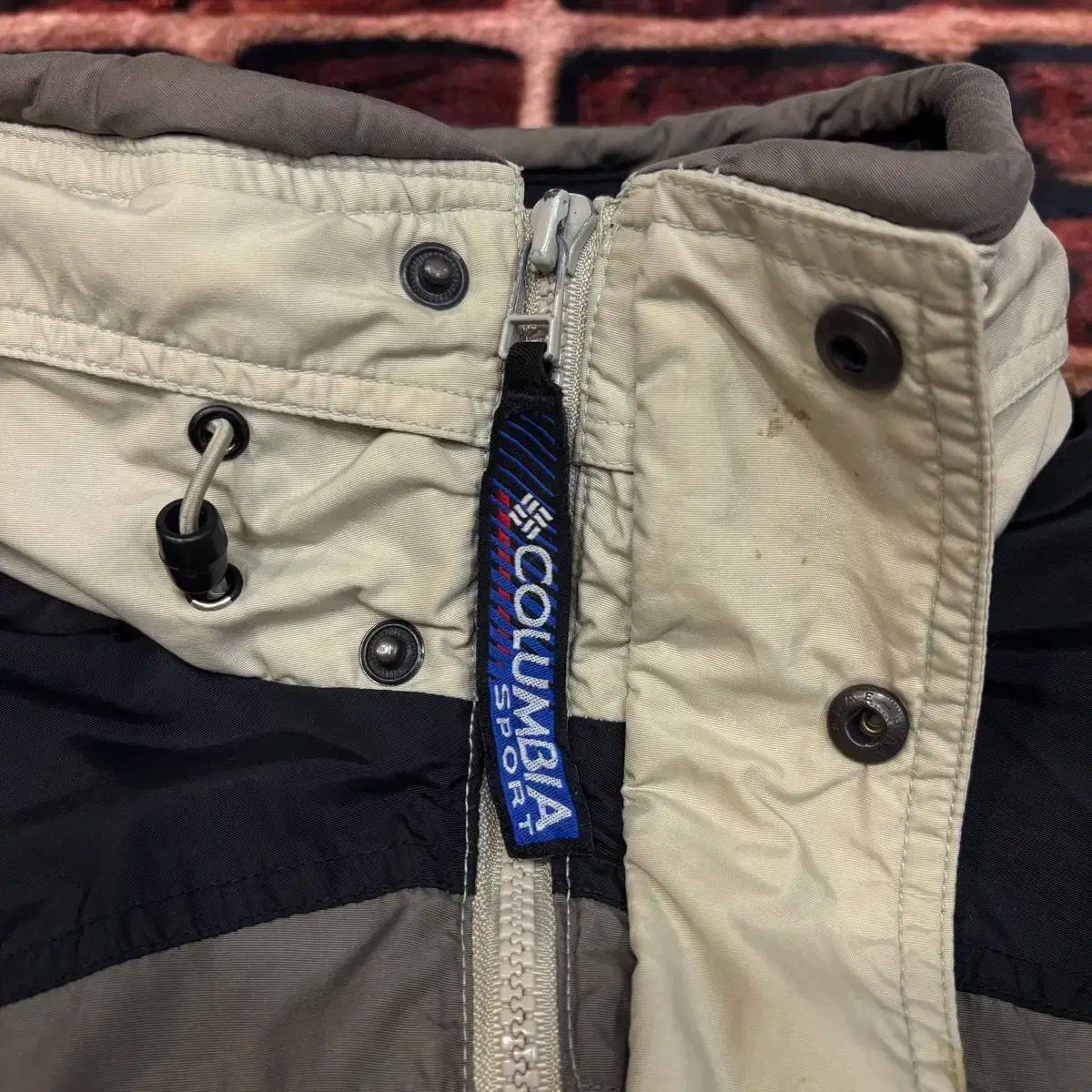 Columbia コロンビア