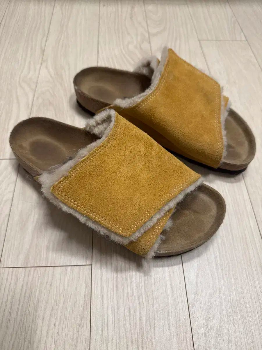 ステューシー