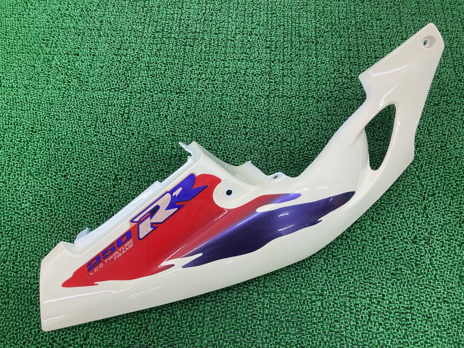 CBR250RR シートカウル 右 社外 バイク 部品 MC22 テールカウル ニダボ ノーマルタイプ 修復素材に 品薄