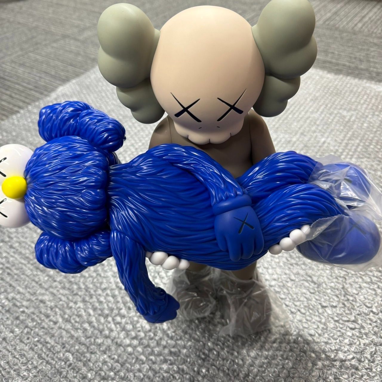 お取寄送料無料 KAWS GONE BROWN カウズ 未開封 未使用(ベアブリック be@rbrick) キューブリック、ベアブリック