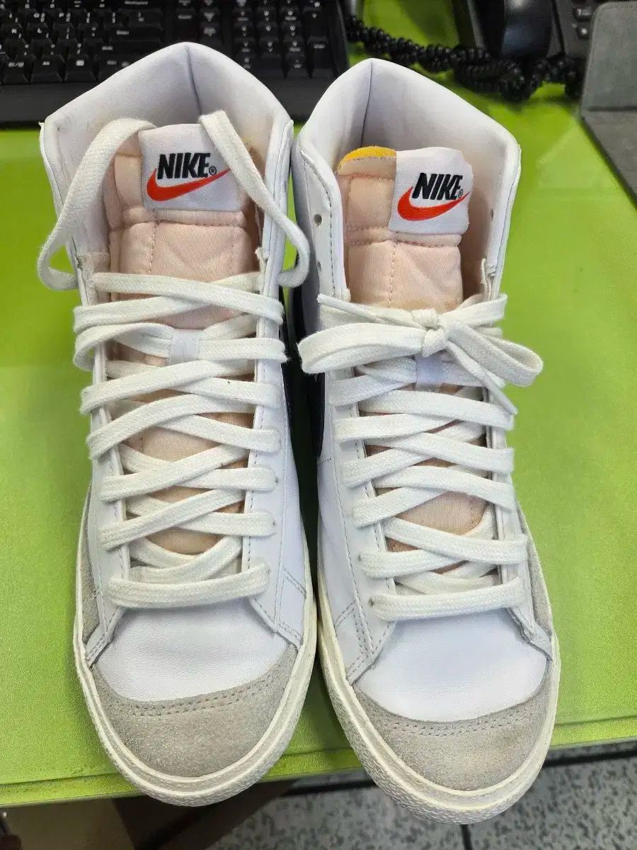 NIKE(ナイキ) ブレーザー ミッド 77