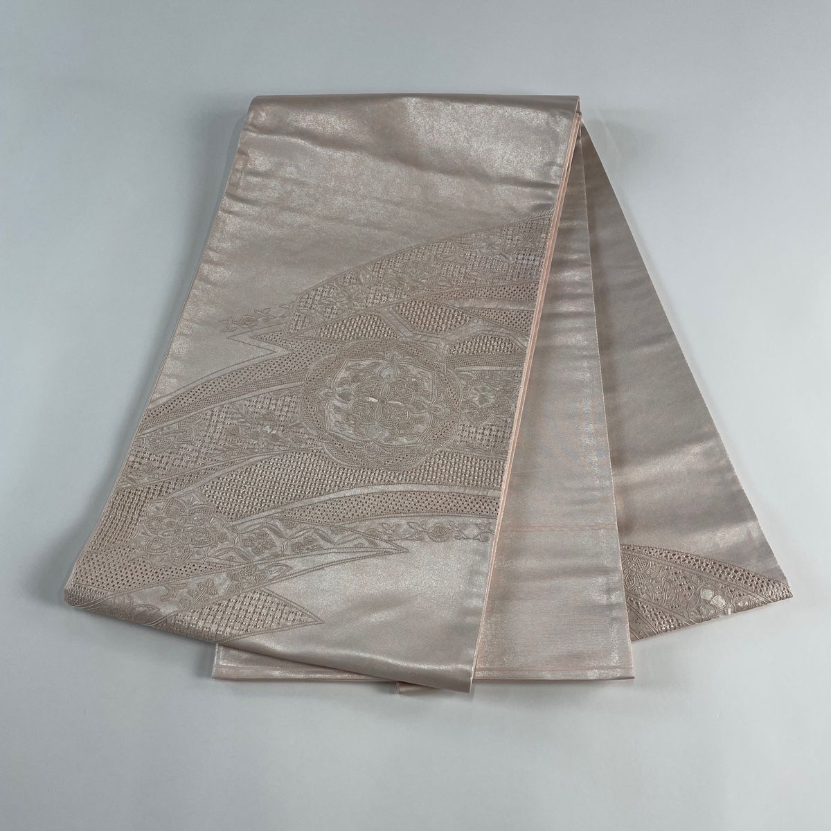 中古美品 薔薇柄 袋帯 袋帯 秀品 薔薇 銀彩 薄紫 お太鼓柄 正絹｜中古・古着