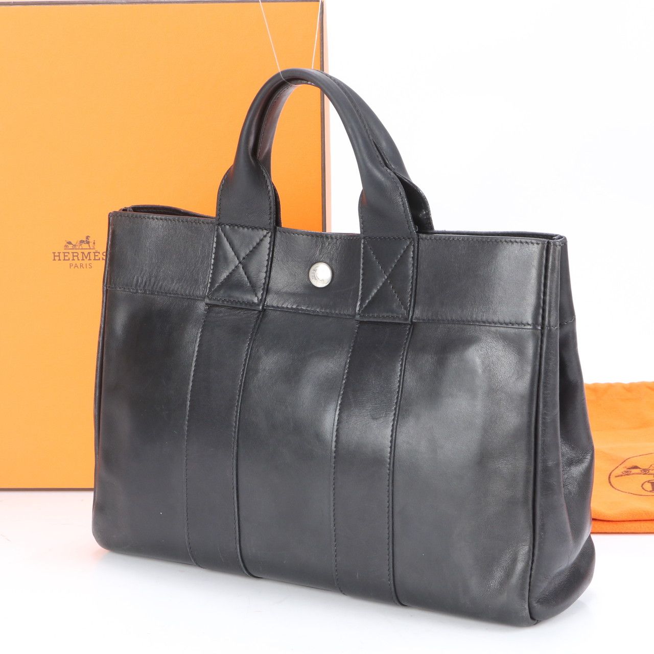 美品》 HERMES(エルメス) レザー トートバッグ ブラック 黒 美品》 HERMES(エルメス) レザー トートバッグ ブラック 黒