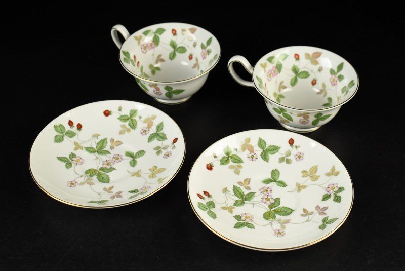 蔵A2859a ウェッジウッド ワイルドストロベリー ピオニー ティーカップ＆ソーサー 2客