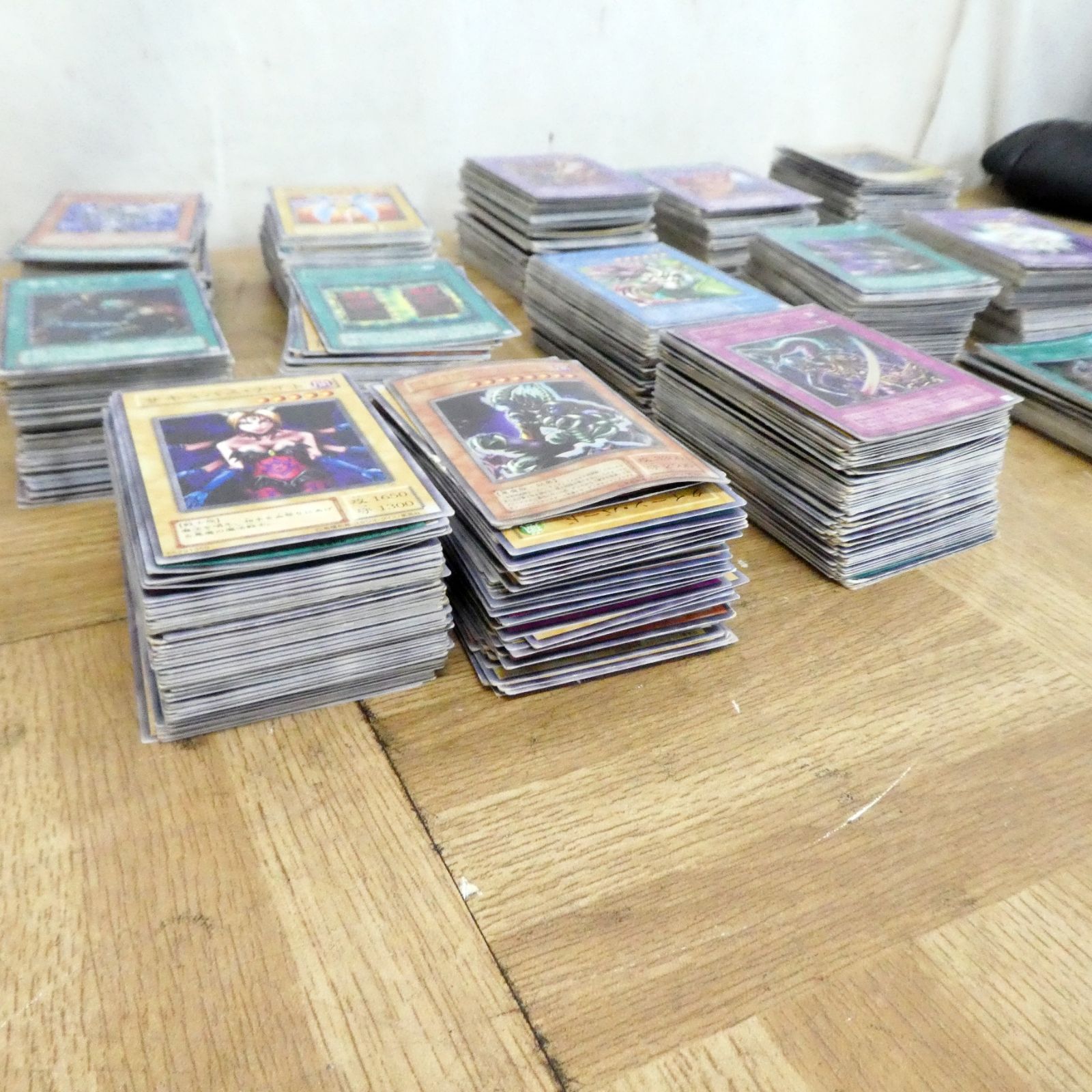 【Y-5】遊戯王カード10000枚以上 まとめ売り R257【希少】遊戯王 カード 1300枚以上 レア混在 まとめ売り