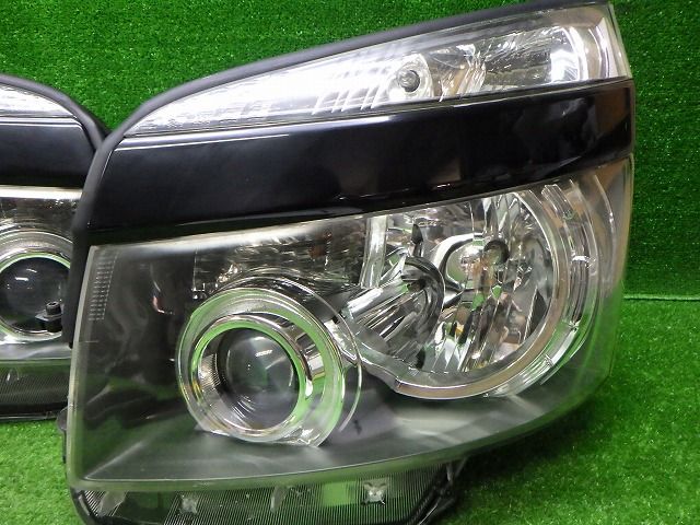 ヴォクシー ヘッドライト 左右 HID ZRR70/75 前期 28-203 V8 レベ付